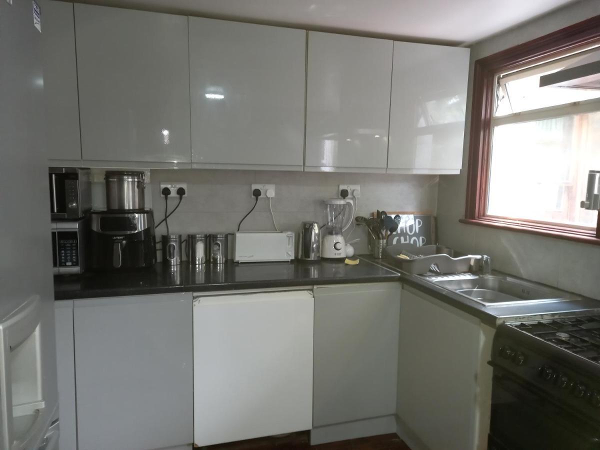 Bubblesbnb- 4 Bedroom House Лондон Экстерьер фото